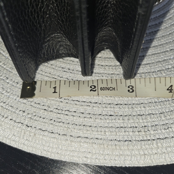 Authentic Gucci Interlock Black Crossbody Bag with Gold Accents - Picture 13 of 13